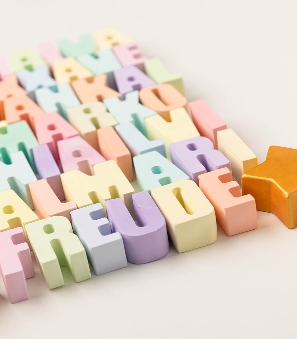 individuelle Buchstaben handgegossen als Kunstwerk